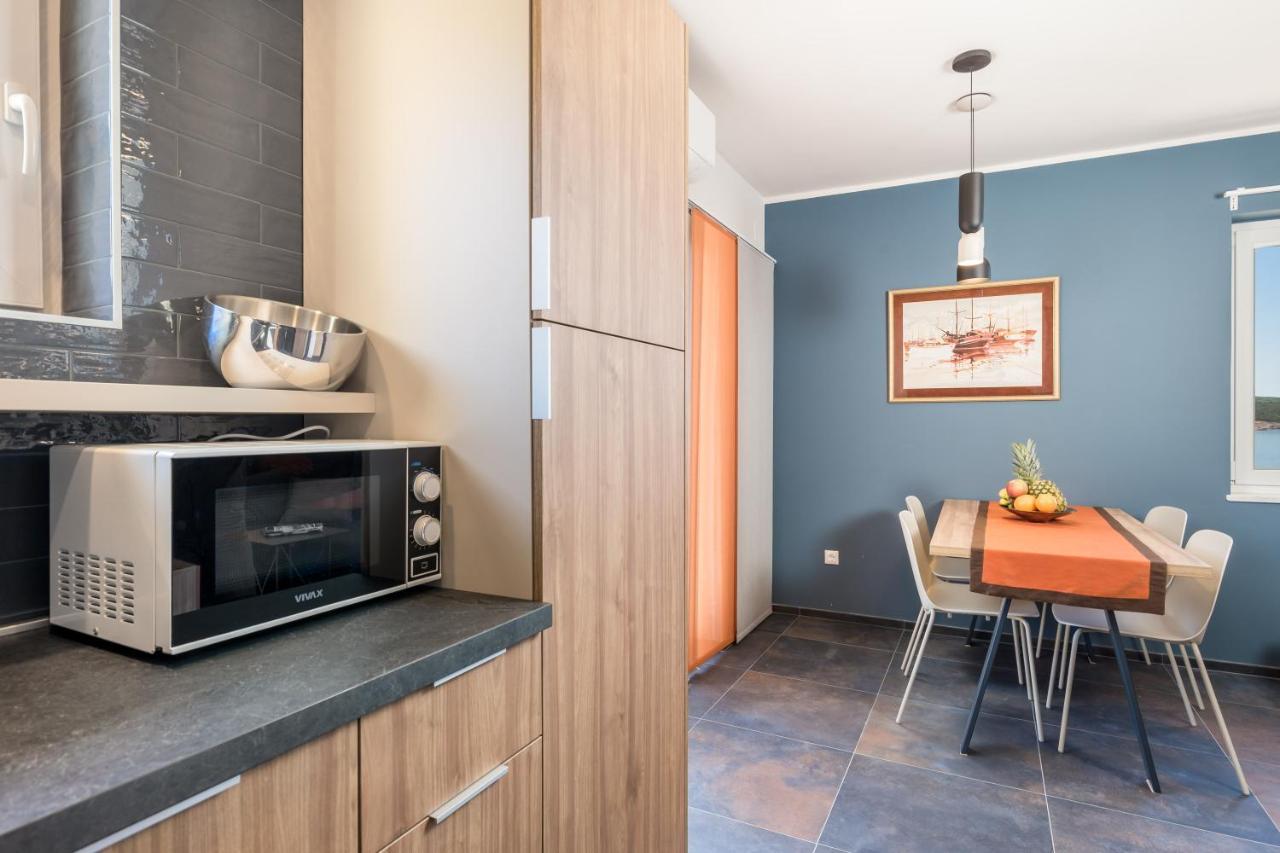 Apartmani Heni Vrbnik Exterior foto